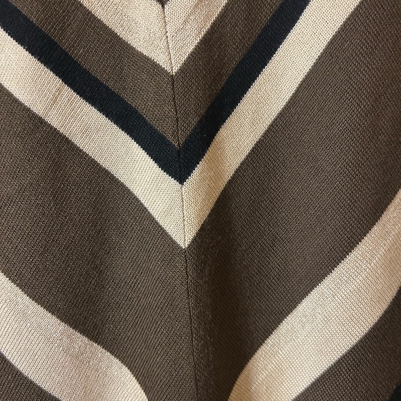 Short sleeveve sweater - Picture 6 of 6